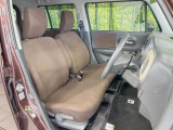 運転席シート廻りは使用感も少なく、良好な状態となっています。丁寧に使われていたことがよくわかりますね。