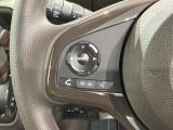 ステアリングにオーディオ操作スイッチが付いています。オーディオ画面に直接タッチしなくても操作が出来ますので、運転に集中できます。