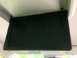 【フリップダウンモニター】大画面モニターで後席でもエンタメをお楽しみいただけます。小さなお子様にも大人気の装備です♪