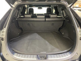 【トランク】積み込みやすくて、たっぷり積める荷室です。シートアレンジできるものは、乗車人数と荷物の量や大きさによってシートを動かすことができるので、より快適なドライブが可能です!