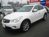 日産人気のスカイラインクロスオ-バ-入荷致しました!