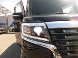 LEDヘッドライトです!暗くなった時に明るく照らしてくれるので安心して運転していただけます☆