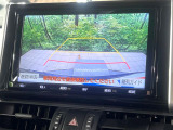 【バックカメラ】駐車時に後方がリアルタイム映像で確認できます。大型商業施設や立体駐車場での駐車時や、夜間のバック時に大活躍!運転スキルに関わらず、今や必須となった装備のひとつです!