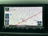 純正ナビゲーションがあなたをしっかり目的地までサポートします。スマホのナビとは自車位置精度が違います。純正ナビなら保証も対象で安心です。