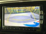 【バックカメラ】駐車時に後方がリアルタイム映像で確認できます。大型商業施設や立体駐車場での駐車時や、夜間のバック時に大活躍!運転スキルに関わらず、今や必須となった装備のひとつです!