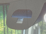 【シティブレーキアクティブシステム】低速走行中に前方の車両等を認識し、衝突しそうな時は警報とブレーキで衝突回避と被害軽減をアシスト。より安全にドライブをお楽しみいただけます。