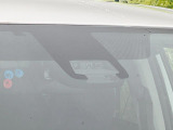 【トヨタセーフティセンス】走行中に前方の車両等を認識し、衝突しそうな時は警報とブレーキで衝突回避と被害軽減をアシスト。より安全にドライブをお楽しみいただけます。