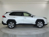 RAV4 2.5 ハイブリッド G E-Four 4WD 