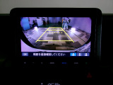 バックカメラの画像です。ガイドラインがスムースな車庫入れをサポートいたします。車庫入れの安心感がアップしますね。