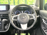 インテリアに合わせたデザインのステアリングは、運転される方のことも考え、運転しやすい形状、大きさです。是非一度、実際に触ってお確かめください。