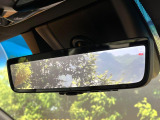 【デジタルインナーミラー】後席の大きな荷物や同乗者で後方が確認しづらい時でも安心!カメラが撮影した車両後方の映像をルームミラー内に表示。クリアな視界で状況の確認が可能です!