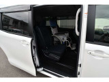 福祉装備や車両についての詳細は当社ホームページにて掲載しております。是非、当社ホームページへお越し下さい。「坂出自動車」で検索して下さい。※車いすは見本です。
