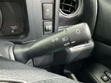 【オートライト】車外の明るさに応じて、自動的にライトの点灯・消灯をしてくれます。