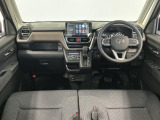 【インパネ】運転のしやすさを最優先に設計された見晴らしの良いフロントビュー。車両間隔が掴みやすく狭い道でも安心♪「安全」と「品質」を最優先に、安心してお乗りいただけるクルマを提供いたします。