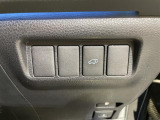 【パワーバックドア】荷物を抱えた状態でもリアゲートの開閉が可能です!お買い物時やアウトドアの際に役立ちますね。