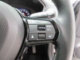 Hondaセンシングの機能のひとつ、アダプティブクルーズコントロール付!アクセルから足を離しても設定したスピードと前車との車間を保ち走行してくれます!車線維持もアシスト☆高速道路で疲労軽減ですね☆