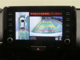 パノラミックビューモニター搭載。カメラで車両周囲の状況を映し出すため、狭い場所での駐車などに役立ちます。