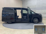 スライドドアは子供やお年寄りでも乗り降りしやすい!狭い場所に駐車した時、壁や隣の車にドアをぶつける心配もありません。雨の日で濡れにくく、お子様のいるママにもおススメな機能です!☆両側電動です♪☆