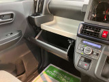 店内では季節で変わるダイハツオリジナルの美味しいスイーツとドリンクでおもてなしいたします。