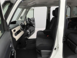 フラットなフロアで乗車後の横移動もしやすいですよ。