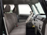見通しのよいすっきりとした視界で、誰でも運転しやすいです。運転のしやすさは疲れにくさにも繋がりますよ♪