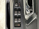 【パワーウインドウ】運転席のスイッチで、各席の窓ガラスの開閉ができます!あると便利ですよね!