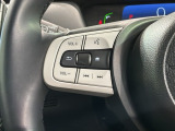 ステアリングにオーディオ操作スイッチが付いています。オーディオ画面に直接タッチしなくても操作が出来ますので、運転に集中できます。