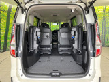 普段のお買い物や通勤、送迎等に十分な荷室スペースを確保しております。セカンドシートを倒すと、大きな荷物の積載も可能です♪