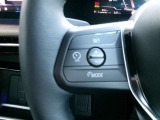アクティブクルーズコントロール装備です。設定速度をキープしつつ、車間距離を優先し安全走行を可能と致します。長距離ドライブにマストな装備です。