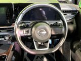 【純正革巻きステアリング】上質な革を使用することで、手にしっかり馴染みとても運転しやすいハンドルです♪