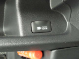 100V/100Wの電源コンセントを装備。