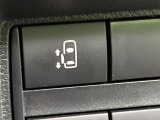 【パワースライドドア】スマートキーや運転席のスイッチでスライドドアの開閉が可能♪電動だから力を入れてドアを開ける必要が無く、小さいお子様でも、重い荷物を持っている時もラクに開け閉めできます♪