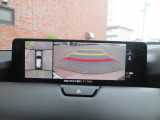 360&deg;ビューモニターを搭載しています。パーキングセンサーと合せてお使いいただくことで、安全、安心にお車の取り回しを行っていただけます。