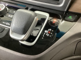 オートマチックシフトレバーは、手になじみ操作しやすい形状で安全運転にもつながります♪