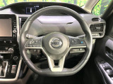【純正革巻きステアリング】上質な革を使用することで、手にしっかり馴染みとても運転しやすいハンドルです♪