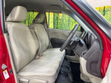 運転席シート廻りは使用感も少なく、良好な状態となっています。前オーナー様が丁寧に使っていたことがよくわかりますね。