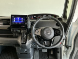 【前方視界】開放的な前方視界!運転がしやすく疲れにくいです♪窓が大きく、見通しがとっても良いおクルマですよ♪