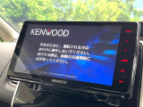 【大画面ナビ】人気の大型9インチナビを装備。存在感のある大画面はインパクト大!ナビ利用時のマップ表示は見やすく、テレビやDVDは臨場感がアップ!いつものドライブがグッと楽しくなります♪