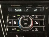 オートエアコンは温度を設定するだけで、自動で風量などを設定してくれます。運転しながら操作も必要ないので、安全性も向上します。