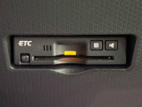 ETCカードを挿入することで高速道路を利用する際の支払いがキャッシュレスになったり、ETCスマートインターチェンジが利用できたり、とても便利なアイテムです!保証は修理保証のみとなります。