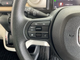 ステアリングの左側にはオーディオコントロールスイッチを装備!ハンドルから手を離さずにオーディオを操作できるのはとても安全で便利ですね♪