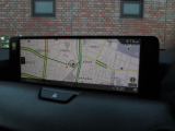 マツダコネクトの12.3インチワイドセンターディスプレイです。『Android Auto』『Apple CarPlay』や独自のコネクテッドサービスに対応したインターフェイスシステムです。