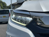 LEDヘッドライトは、点灯の瞬間から最大光量を発揮し、突然暗くなるトンネルなどでの安定感を高めます。