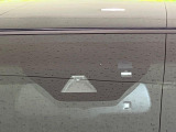 【トヨタセーフティセンス】走行中に前方の車両等を認識し、衝突しそうな時は警報とブレーキで衝突回避と被害軽減をアシスト。より安全にドライブをお楽しみいただけます。
