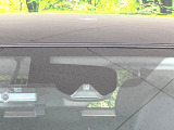 【エマージェンシーブレーキ】走行中に前方の車両等を認識し、衝突しそうな時は警報とブレーキで衝突回避と被害軽減をアシスト。より安全にドライブをお楽しみいただけます。