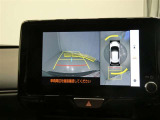 パノラミックビュー付きバックモニターがついていますのでバックでの駐車が苦手な方でも大丈夫です。実際のバック駐車は目視確認と合わせてお使い下さい。