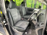 運転席シート廻りは使用感も少なく、良好な状態となっています。丁寧に使われていたことがよくわかりますね。