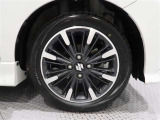 タイヤサイズは(165/55R15)で純正アルミホイールです。