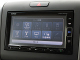 ナビゲーションはギャザズメモリーナビ(VXM-194VFi)を装着しております。AM、FM、CD、DVD再生、Bluetooth、フルセグTVがご使用いただけます。初めて訪れた場所でも安心ですね!