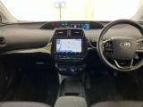 【まるまるクリーニング】内装工程では、中古車を気持ちよくお乗りいただけるよう清掃しております。シートの洗浄はもちろん、ニオイの元となるフロアカーペットまで洗浄・消臭を実施。